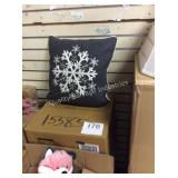 3 CTN ACCENT PILLOWS