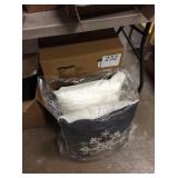 2 CTN ACCENT PILLOWS