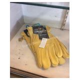 1 LOT 3PR WORK GLOVES (DISPLAY)