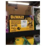 1 LOT DEWALT 20V DRILL KIT