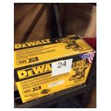 1 LOT DEWALT 20V DRILL KIT