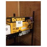 1 LOT DEWALT 20V DRILL KIT