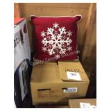 3 CTN ACCENT PILLOWS