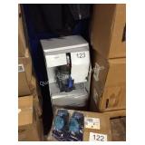 1 LOT DYSON CORDLESS VAC