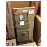 1 LOT MAGAZINE RACK