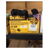 1 LOT DEWALT 20V DRILL KIT