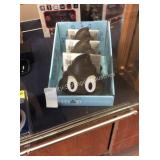 1 LOT EMOJI SPEAKERS (DISPLAY)