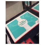 1 LOT KUZY MACBOOK LEATHER DISPLAY (DISPLAY)