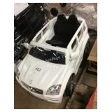 1 LOT MERCEDES RIDE ON
