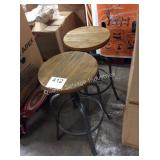 1 LOT 2 BAR STOOLS