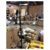 1 LOT FLOOR LAMP