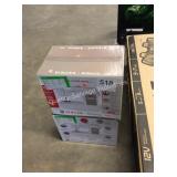 1 LOT 2 SINGER SEWING MACHINES