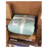 1 LOT TEE PEE FLOOR MATS