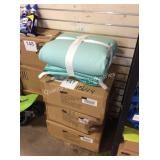 1 LOT TEE PEE FLOOR MATS