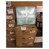 1 LOT TEE PEE FLOOR MATS