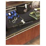 1 LOT 2 KNIVES (DISPLAY)