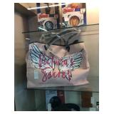1 LOT VICTORIA SECRET HAND  BAG (DISPLAY)
