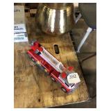 1 LOT TOY FIRE TRUCK
