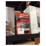 1 LOT HONEYWELL HUMIDIFIER