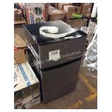 1 LOT WP COMPACT REFRIGERATOR
