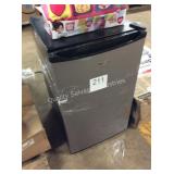 1 LOT WP COMPACT REFRIGERATOR