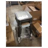 1 LOT 2 BAR STOOLS