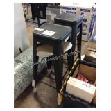 1 LOT 4 BAR STOOLS