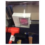 1 LOT FOREO FACIAL CLEANSING TOOL (DISPLAY)