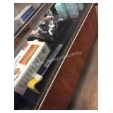 1 LOT 2 ESTWING PRY BARS (DISPLAY)