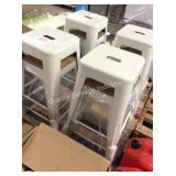 1 LOT 4 BAR STOOLS