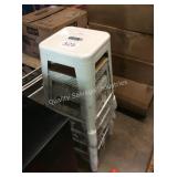 1 LOT 4 BAR STOOLS