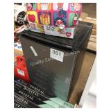 1 LOT WP COMPACT REFRIGERATOR