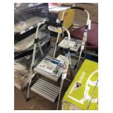 1 LOT 2 STEP STOOLS