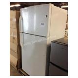 1 LOT GE WHITE REFRIGERATOR