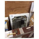 1 LOT ACCENT MIRROR