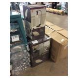 1 LOT 2 TABLE & FLOOR LAMP