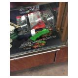 1 LOT 2 BUCK SHOT POCKETKNIVES (DISPLAY)