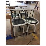 1 LOT 4 BAR STOOLS