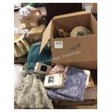 1 SKID STORE MERCHANDISE