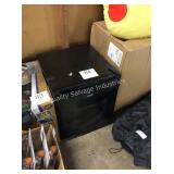 1 LOT SUNBEAM COMPACT REFRIGERATOR