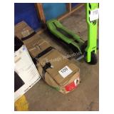 1 LOT 6FT PRELIT TREE