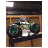 1 LOT REMOTE CONTROL TRUCK