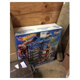 1 LOT HOT WHEELS SUPER GARAGE