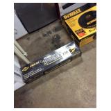 1 LOT TILE CUTTER