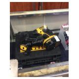 1 LOT DEWALT 18V DRILL KIT (DISPLAY)