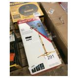 1 LOT HALOGEN TRIPOD WORK LIGHT