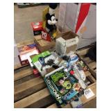 1 LOT STORE MERCHANDISE