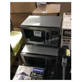 1 LOT 3 MICROWAVES