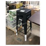 1 LOT 2 BAR STOOLS