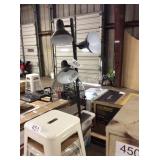 1 LOT FLOOR LAMP